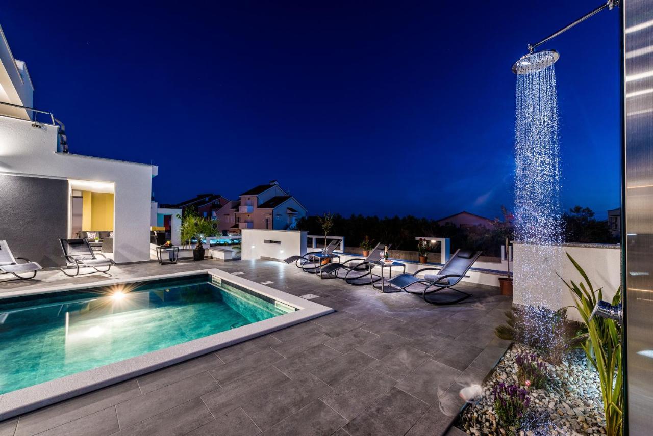 Villa Magnifica Apartments With Pool Новалья Экстерьер фото