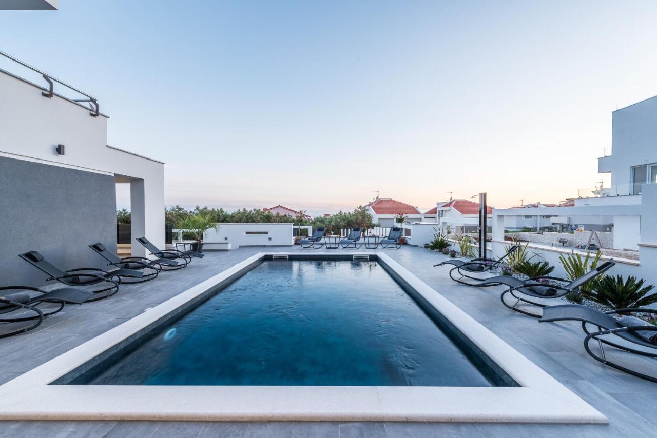 Villa Magnifica Apartments With Pool Новалья Экстерьер фото