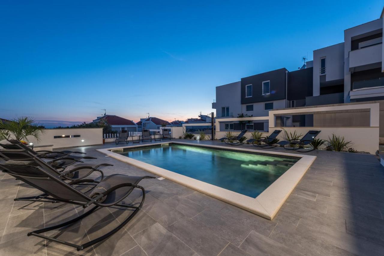Villa Magnifica Apartments With Pool Новалья Экстерьер фото